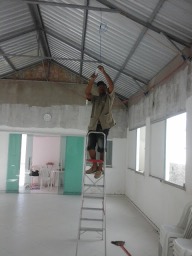 Eletricista e INSTALADOR DE ANTENA (Efrem)