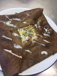 Photo n°2 de Créperie Les Vieux Casques à Chazelles-sur-Lyon (Restaurant français)