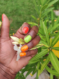 Photo n°16 de Onglerie Saint Eloy à Saint-Éloy-de-Gy (Centre de bien-être)