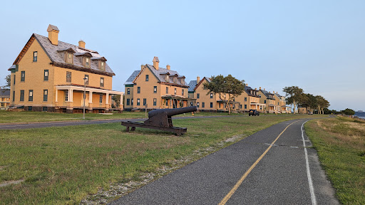 Fort Hancock - Visual