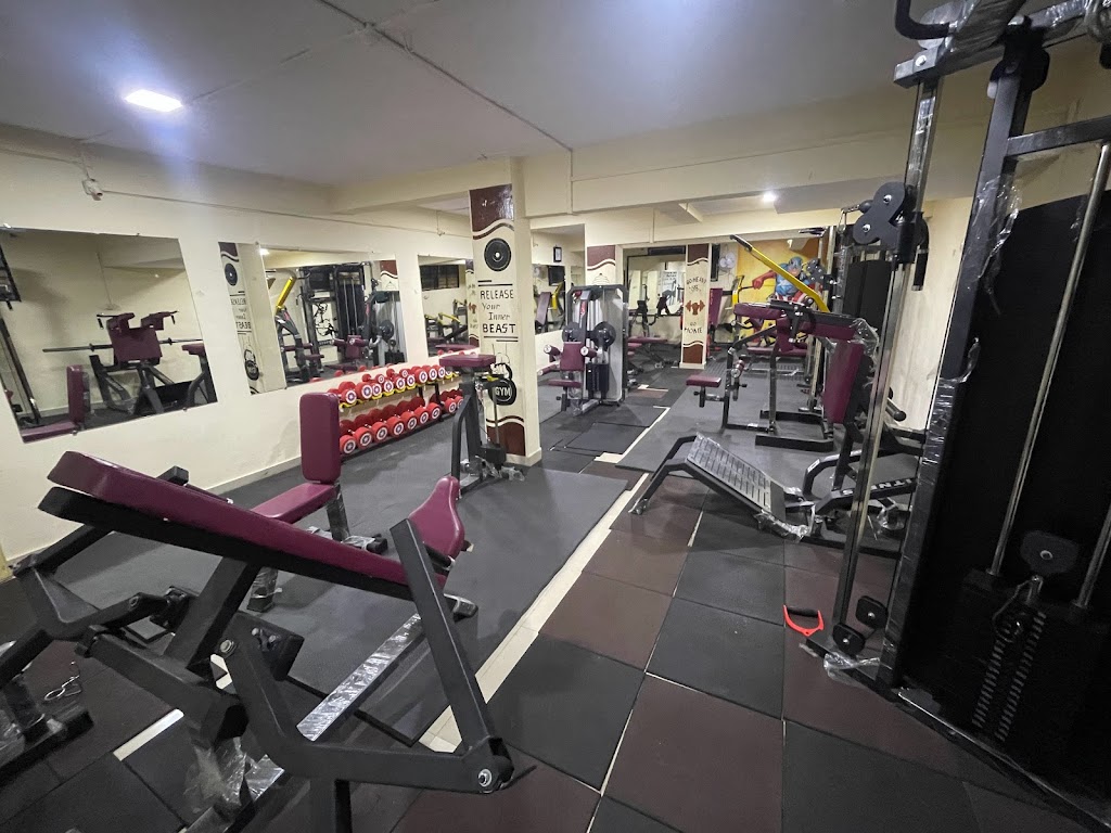 Iron Club Unisex Gym
