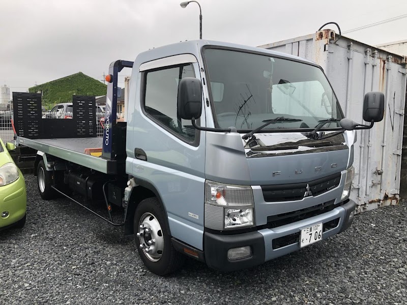 カーコンビニ倶楽部 鈴鹿中央通り店 岡金カーケアセンター