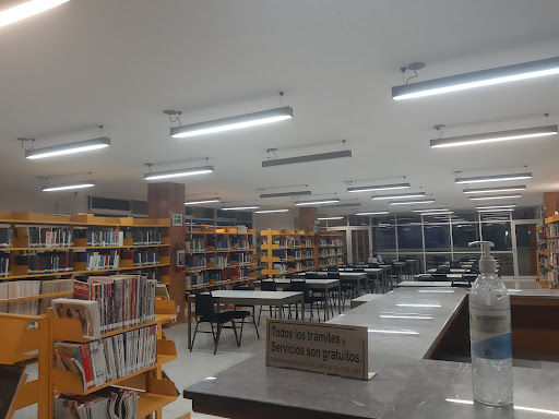 Biblioteca Pública Maestro Quintil Villanueva Ramos