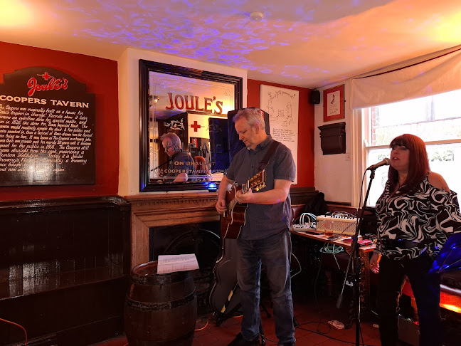 Comments and reviews of The Coopers Tavern