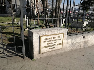 Barbaros Hayrettin Paşa are Tomb