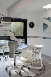 Photo n°3 de Dr Fabrice BAUDOT - Implantologie céramique - Parodontologie - Proche Montpellier à Saint-Gély-du-Fesc (Parodontiste)