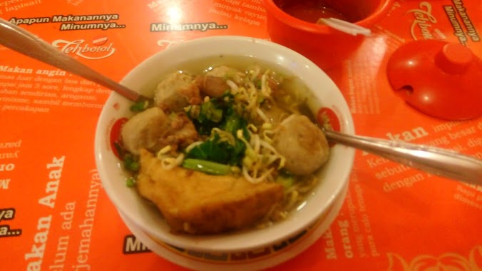 Bakso Charles, Author: Hendra Jerico