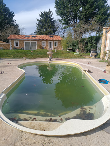 Photo de HR Piscine à Chaunay (86510)
