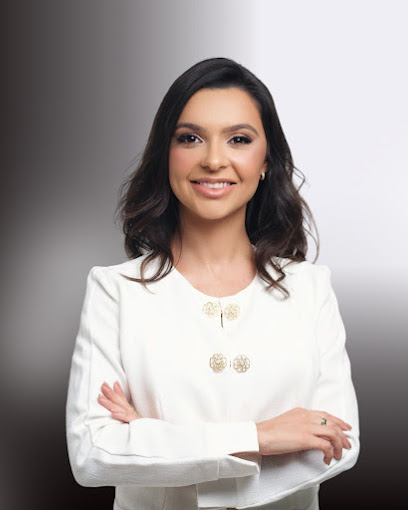 Dra. Glorialine Griebeler Harmonização Facial Botox rosto Lentes de resina Dentista em Palmas