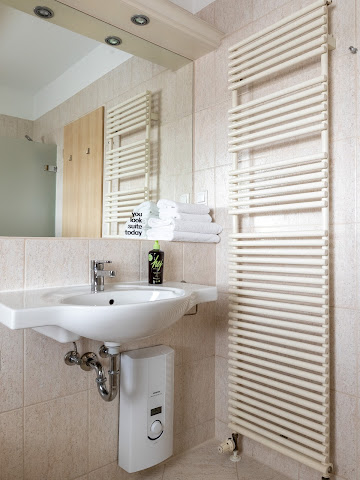 FLOWER’S by limehome by null