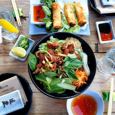 Qing Mu Vietnamese & Singapore by null