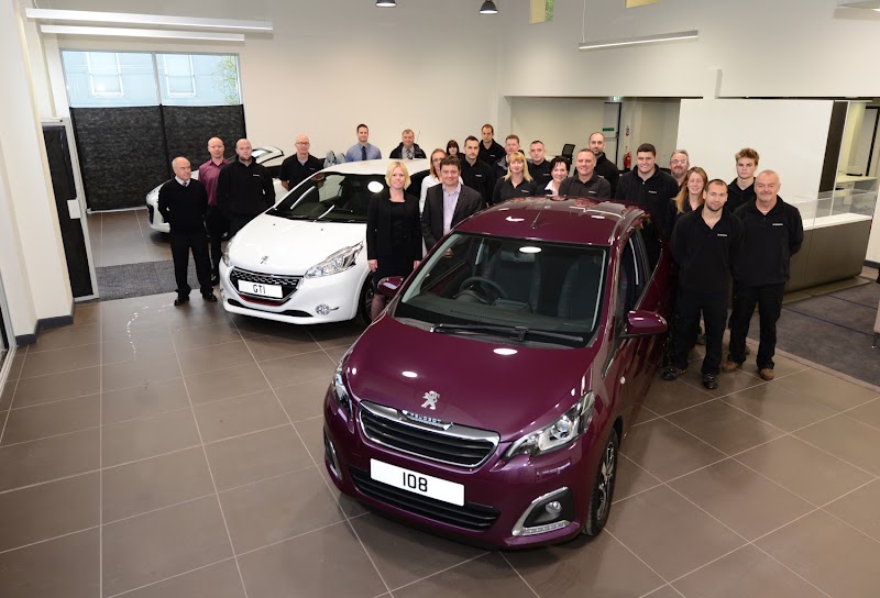 Staddlestones Nissan photo 2
