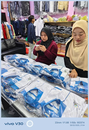 White Threads (Kedai Jahit Uniform, Blazer & Sulaman)