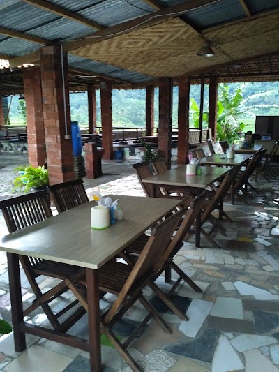 Photos of Lesehan Pring Legi