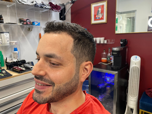 Bodega Barber - Visual