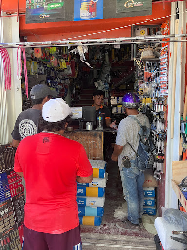 Ferretería ""Palma Real"" en Villas Otoch 3