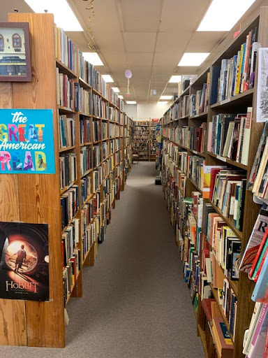 Corner Bookstore - Visual