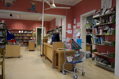 Photos of Frogn library