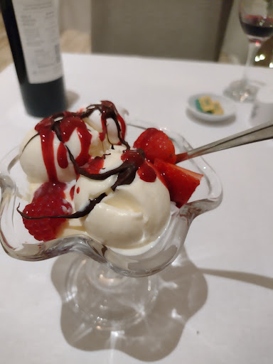 Othello's Restaurant - Visual
