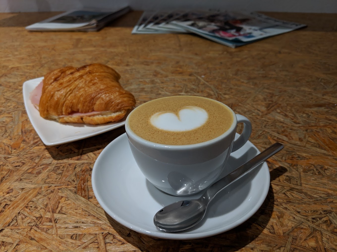 Looking for the best coffee shops and cafes in Marylebone? Check out our guide to the top spots for coffee, pastries, and brunch in this charming London neighborhood. From artisanal roasters to cozy cafes, we've got you covered. #marylebone #london #londoncafes #londonfoodguide | Best Cafes In London | Best Coffee Shops In London | London Cafe Asthetic | Best Cafes In Marylebone | Best Coffee Shops In Marylebone | Places To Eat In London | London Pretty Cafes | Beautiful Cafes In London #foodie