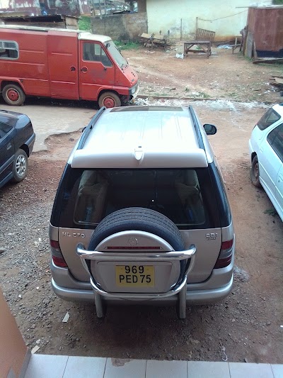 Photos of Mbah-lah Acacias, Yaound&eacute;