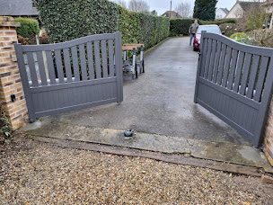 Photo n°7 de Clôture, Portail, Terrasse, Robot tondeuse Guerin.Amenagement.Exteri'Eure à Le Plessis-Sainte-Opportune (Magasin de matériel de motoculture)