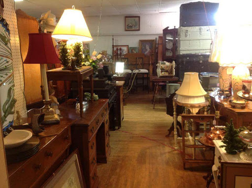 Useful Things Antiques & Collectibles Store - Thumbnail