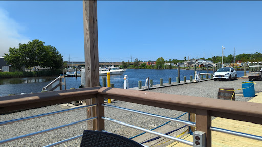 Breeze's Dock Bar & Grill - Thumbnail