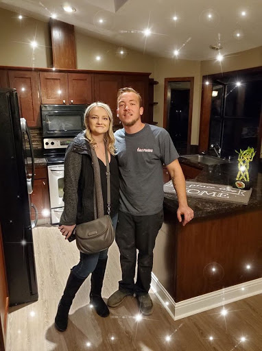 DerekSellsHouses.com - Visual