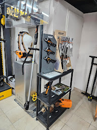 Photo n°1 de Mister Robot 51 - Teem Racing (Vente location & SAV) à Connantre (Magasin de vêtements professionnels)