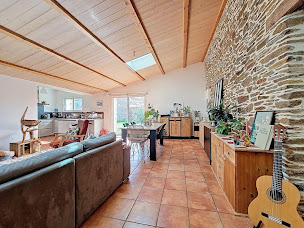 Photo n°5 de Fabrice Dézamy - SAFTI Immobilier Sainte Gemme la Plaine à Sainte-Gemme-la-Plaine (Consultant immobilier)