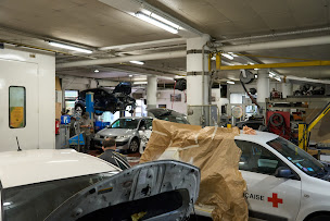 Photo n°8 de Garage Renault Sèvres à Sèvres (Concessionnaire Renault)