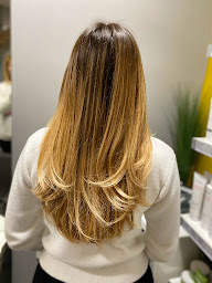 Photo n°17 de Françoise Cardelli Spa Capillaire à Fuveau (Salon de coiffure)