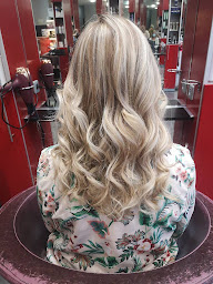 Photo n°10 de Lydie Guilhot à Aubière (Salon de coiffure)