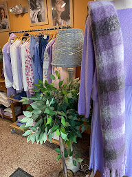 Photo n°4 de La Boutique des Filles à Les Rousses (Magasin de vêtements pour femmes)