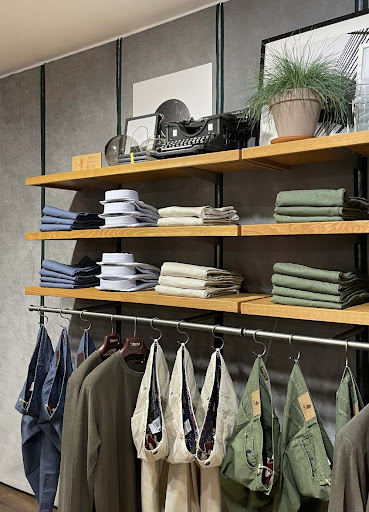 Tale Store - Visual