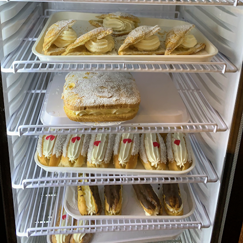 Lizmar Cake Shop