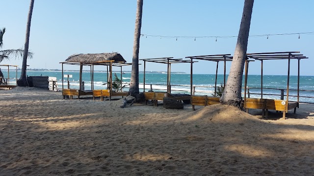 Upali Beach Surf Resort & Café