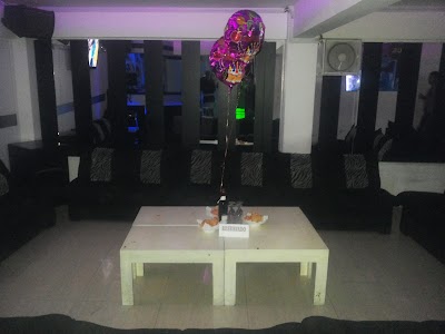 Photos of N-K 1 Discoteca Karaoke Lexus