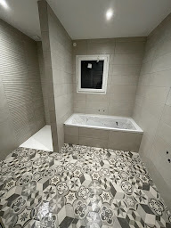 Photo n°10 de VRV Carrelage intérieur extérieur, Terrasse, Terrasse sur plot , douches a l'italienne, Chape, Salle de bain clef en main à Verny (Carreleur)