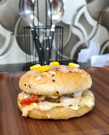 Burger aisa, jo dil jeet le! ❤️🍔 post image