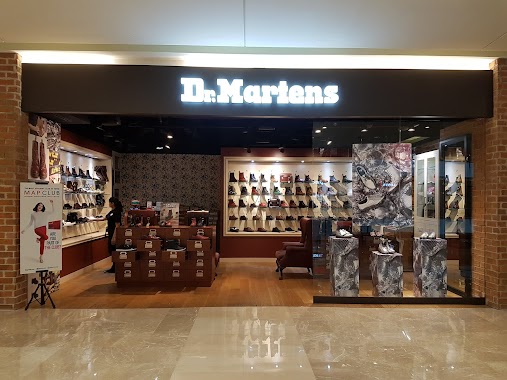 Dr. Martens, Author: Wibisana Jusuf