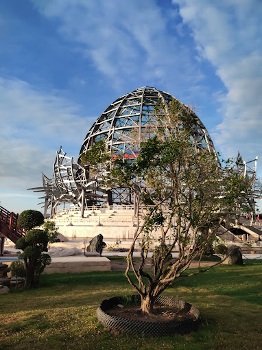 Liên Hoa Bảo Tháp