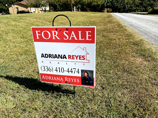 Adriana Reyes Realty - Thumbnail