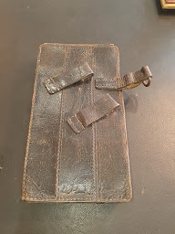 Photo n°48 de 1963 brocanteur Eric Nemec . antiquaire . meubles . luminaire . millitaria . vaisselle .pont aven .Finistère .Bretagne . à Pont-Aven (Service de restauration d'œuvres d'art)