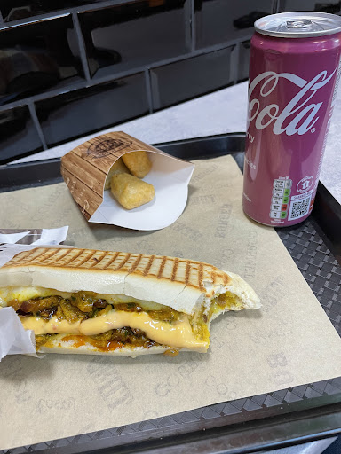 Photo 3 - Com’in food