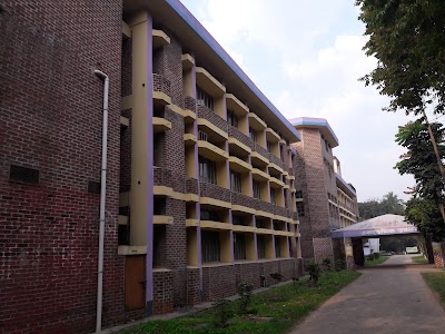 Photos of HSTU Academic Building 01