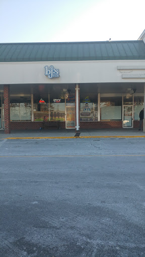 B J's Pub - Visual