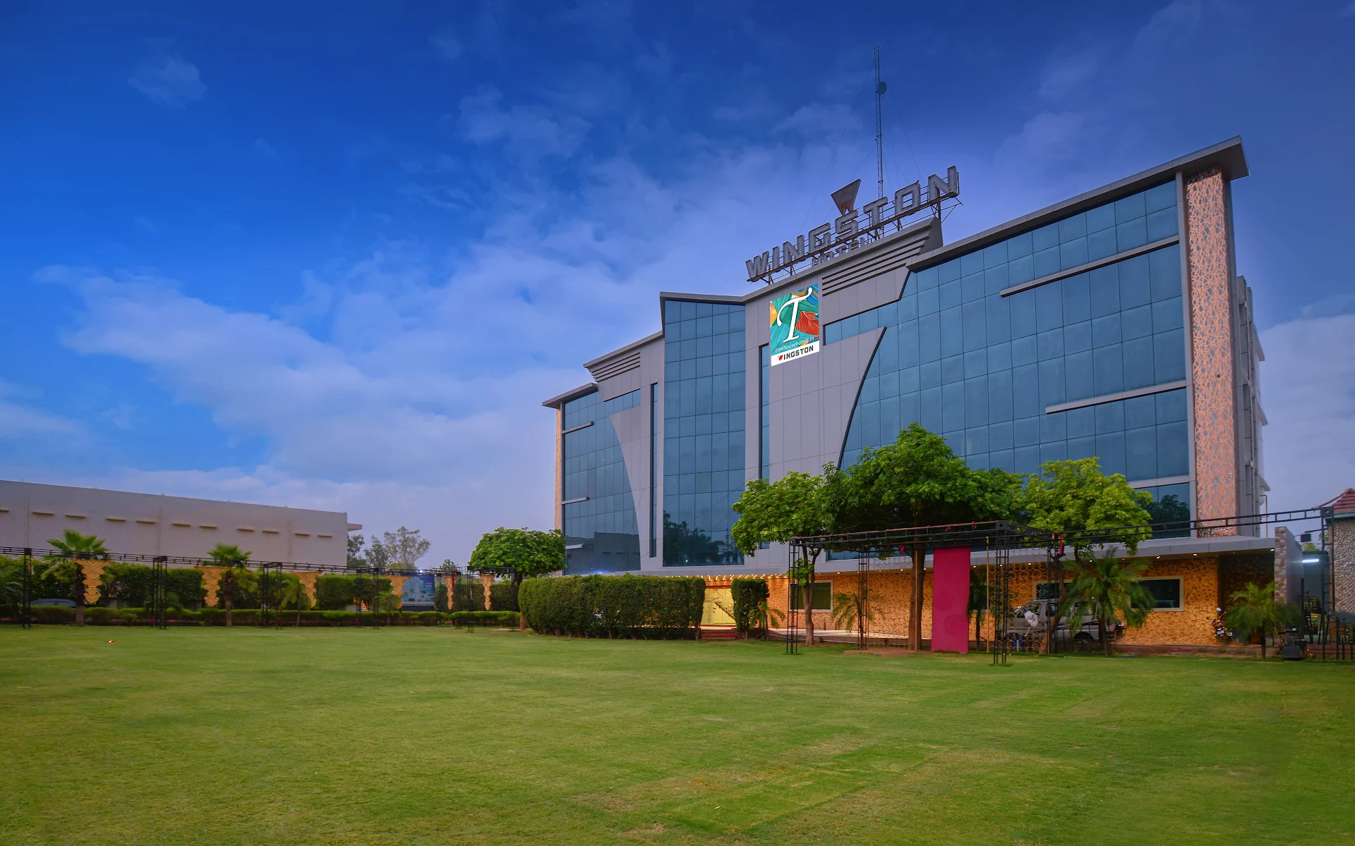 Wingston A Treehouse Hotel - Mathura