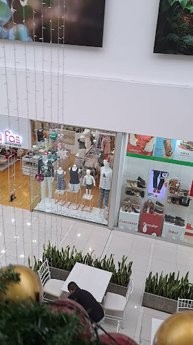 Opiniones de Granados Plaza en Quito - Centro comercial